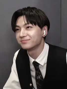 there's just something in his smile that heals a lot of things in me.♡ #jay #enhypen #fypシ 