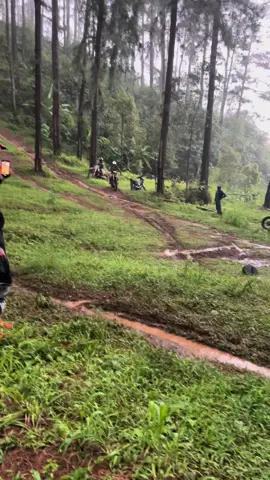 Saatnya main lumpur lagi #enduro #hard #extremesports #motocross #Running #sports #trabas #offroad #running #climbing 