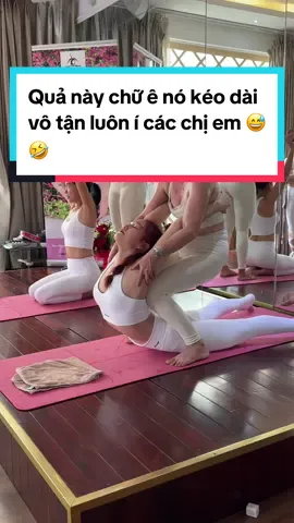 Ngày nào cũng được kéo giãn vầy thì khỏi cheee luôn í 😍  Các chị em đã thử chưa ạ 😅 #yoga #Oanhwithyoga #lophocvuinhon #hot #hottrend #xuhuong #khoedepmoingay #workshop #videoviral #thugian #Saigon #chichiemem #vuicungtiktok 