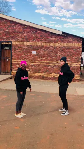 @Karabo Nicky💗 @leeswarts738 #bombshellchallenge #fyp #kasigemz2024 #trendingnow #tiktokdance #amapiano #dance #viral #kasigemz #foryoupage 