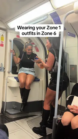Just London girls 💅🏼 #londontiktok #TFL #fyy #publictransport #londontravel #asakeconcert 