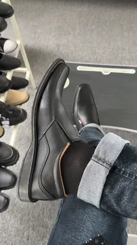 Murahhh bangett woy cekout nggak loe🫵 #sepatupantofelpria #sepatukantorpria #sepatupria #wibgajian #BeliLokal #promoguncang1010 