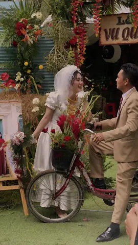 Đám cưới thập niên 90 , cô dâu chú rễ vui quá luôn , series cưới cô dâu Trúc Phương 😍#yalmakeup #bentre71🌴🥥 #bridal #miềntayquetoi 