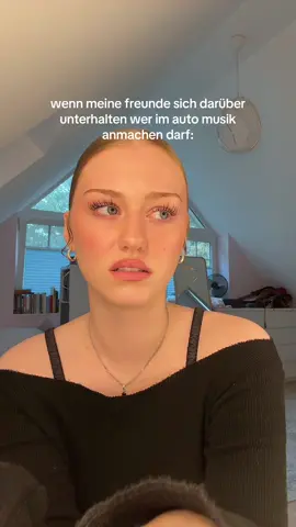 ich darf nie und alle sind immer genervt von meinen liedern😔