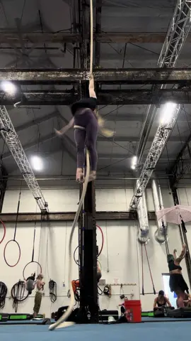 rope spins 🙌#aerialistsoftiktok #aerialist #aerialsilks #aerialsilks #cordelisse 