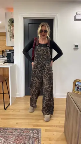 The PERFECT overalls for fall 🍁🍂 #fallaesthetic #overalls #leopardprint #outfitinspo #fashiontiktok #cideroveralls #fashion 
