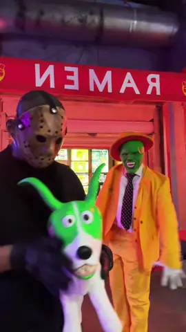 They’re eating dogs and eating cats? 🐶 feat. @The Mask and Milo the dog 👹 DC: @Sebastian Gonzalez  #jasonvoorhees #themask #tiktokhalloween #dance #trend 