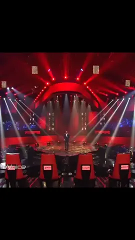 #وحين اشتاق اصبح 😍 مدمن ينتظر جرعته احقن نفسي بملامحك  واغفوا. معها  فشلوا في وصف مابينى وبينك 🦋قالوا حبــــا  🦋قالوا غراما  🦋قالوا جنونا 🦋قالوا عشق  قالوا حروف وجدال  وكبرياء وسؤال  فهم لا يدركون اننى أنا نفسي اجهل  ما بينى وبينك  هو شوق فاق الوصف ❤️❤️❤️❤️