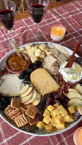 The ultimate fall date night = a cheese board with all of the fixings brought to you by @Whole Foods Market 😍🧀 Grab these cheeses and more at your local Whole Foods Market during their #SpiceUpFall event and tap the link in my bio for fall tips and inspiration 🍂#WholeFoodsMarket 