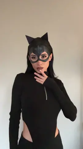 my attempt at the microwave edit LOL it was super hard trying not to move my eyes #fypシ゚viral #fyp #microwavechallenge #microwaveedit #adawong #adawongedit #catwoman 
