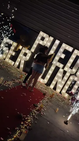 Dijo si !!!! #puedosertunovio #parejas #propuesta #❤️ #amor #fouryou #paratii #letras #3d @kakones_oficial @🌈Grecia Añez🌈 Felicidades !!!! #santacruz #CapCut 