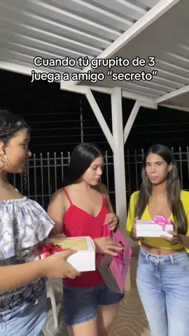 Ay por favor, ni al caso, solo somos 3.  #intercambios #amigos #humor #amoryamistad #colombia #amigosecreto  @Aline Rueda Blanco 