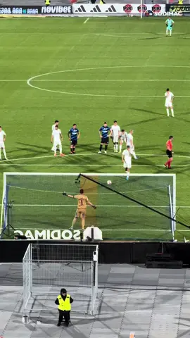 Gol de lea contra huachipato @Universidad de Chile @Club Universidad de Chile #udechile #universidaddechile #vamoslau #LDEA #foryou #bulla #losdeabajo #fyp #fypシ゚viral #estadionacionaldechile 
