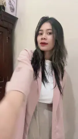 celana nya bagus bngt🫶🏻 #outfitideas #outfitkantor #outfitkuliah #fyp #outfitdaily 