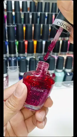 Make your nails shine, let the world know! Cuccio, the secret to limitless beauty 💫💅 #coolnails #cuccio #shine #nailsalon #salon #nailart 