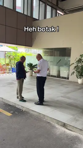 Prank Telpon Botak kaya gini bukan?