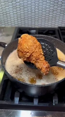 The best crispy fried chicken you will ever have#fypシ #cookingathometiktoktv #friedchicken #howto #fyp #crispychicken