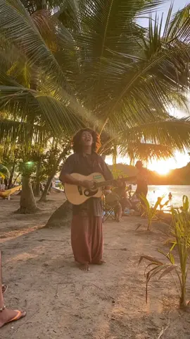 amazing voice of @karlsef7 in #siargao with the view of secret beach 😍😍😍 #fyp #karlsef #iao #islandboy 