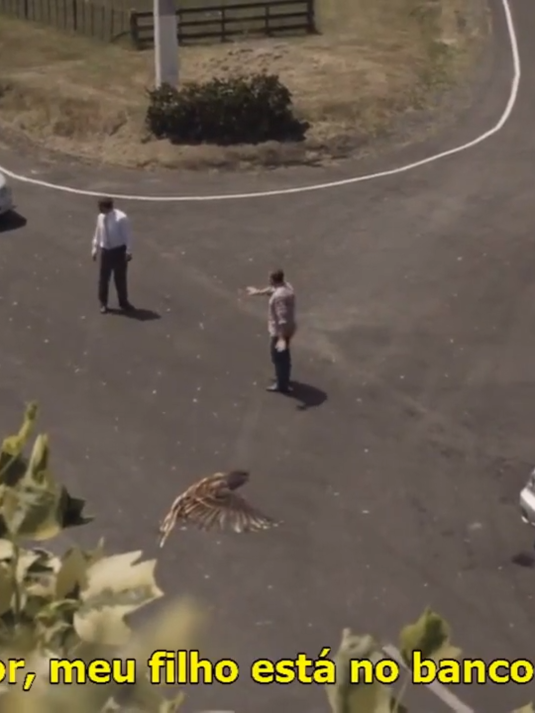 Um momento, um segundo... tudo pode mudar.😶 Neste vídeo, um carro para no tempo a milésimos de segundos antes de um trágico acidente. As últimas palavras entre os condutores revelam um profundo arrependimento: 