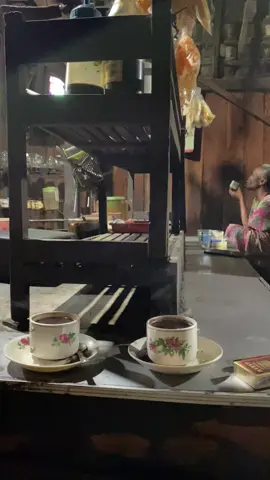 Nyruput kopi karo delok tv jan uayem tenan mak☕️😂#fyp #ngopi #kopihitam #kopipagi #kopihitam #kopimalam #bahanswmu #xyzbca #fypage 