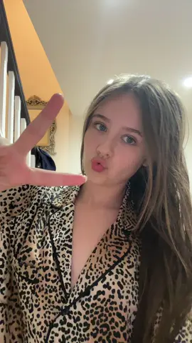 Embrace it 🤣 #fyp #viral #embraceit #tiktokmakemefamous #dance #tiktokdance 