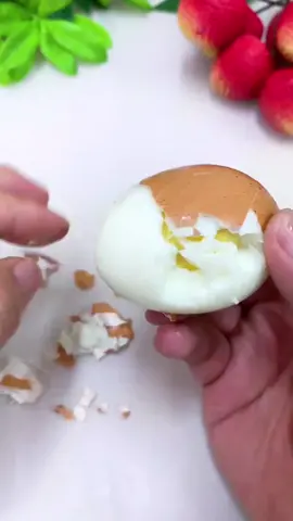 Egg shell opener #fyp #tiktokmademebuyit #homefinds #amazonfinds 