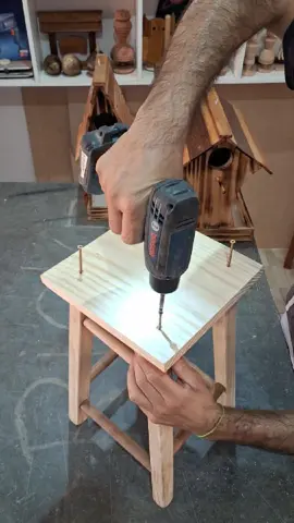 veja essa obra prima feito de madeira #artesanato #motortanquinho #satisfying #banqueta #woodworking #DIY 