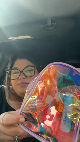 Love this iridescent sling bag! Its so cute! #tiktokshop #ttshop #slingbag #iridescent 