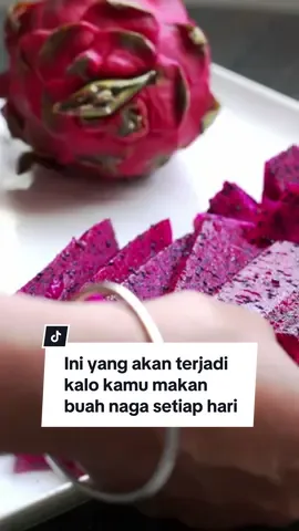 Ini dia manfaat buah naga,  mulai dari pencernaan hingga kesehatan kulit! Kamu suka konsumsi buah naga nggak nih? #buahnaga #dragonfruit #manfaatbuahnaga #dragonfruitbenefits #infokesehatan #cukabuahnaga #nutrifarm 