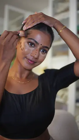 get ready with me⁣💄⁣⁣ ⁣⁣⁣ ⁣⁣⁣ some of the products used ⁣⁣ Cucumber De-Tox Eye Patches: @Peter Thomas Roth Labs ⁣⁣ Eyelash Curler: @Tweezerman ⁣⁣ Foundation: @Armani beauty ⁣⁣⁣ Concealer, Bronzer, Powder: @tarte cosmetics ⁣⁣⁣ Blush: @YSL Beauty ⁣⁣ Lip Combo: @Saie ⁣⁣ Mascara: @L’Oréal Paris x @maccosmetics ⁣⁣⁣ ⁣Mousse: @Bumble and bumble. ⁣⁣⁣ ⁣⁣⁣ ⁣⁣⁣ ⁣⁣⁣ #grwm #tamil #wedding #southasian #blacksaree #saree #blacksari #sari #makeup #browngirl #beauty #browngirlfriendly #hairstyles #braids #toronto #sareeblouse #sariblouse #sareeblousedesigns #sariblousedesigns