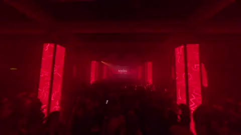 SO MI LIKE IT x DALE DON DALE 🔥🤯 🇳🇱 AMSTERDAM || 16-11 || BASSHALL AT AMAZE! Only final tickets left via the link in our bio 👀 @Kybba  #basshall #basshallmovement #kybba #dancehall #dj #fy #foryou 