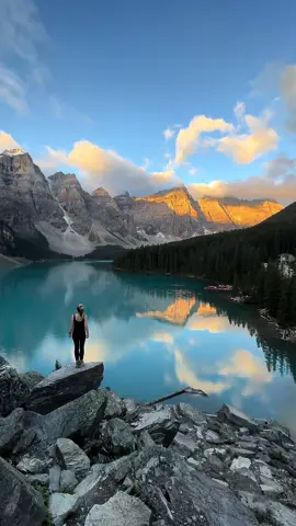 How is this place real  #banff #morainelakecanada 