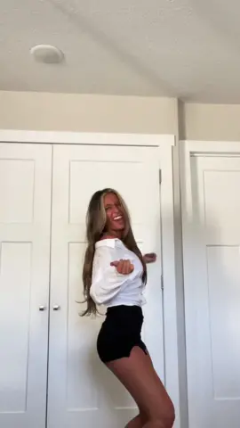 you wont guess who… #pitbull #pitbullconcert #concert #transition #concerttransition #fyp #fireball #fit #concertfit #tan #bod #hair #pitbulltour #dance #fun #miniskirt 