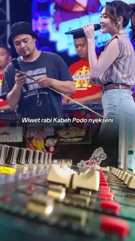 Mama keren Papa Ra Kopen - Difarina indra ft fendik Adella #mamakerenpaparakopen #difarinaindra #fendikadella #difarinaftfendikadella #omadella#omadellaamc #omadellaterbaru #adellamusic #adellamusiccommunity #dangdutkoplo #dangduttiktok #dangdutterbaru #dangdutcampursari #dangdutlawas #dangdutklasik #orkespati #orkesjepara #orkeskudus #orkesdemak #orkesjatim #orkesjateng #orkesdangdut #ceksound #liriklagu #CapCut #fyp #fyoviralシ #fypviral #fypviralシ #foryou##foryoupage #viral #trending#masukberanda 