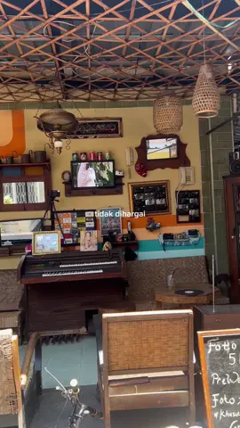 Tidak ada yang tahu apa dan bagaimana perjalanan hidup akan membawamu. Tapi kamu selalu mempunyai pilihan untuk membawa hidupmu menuju perjalanan yang lebih baik setiap harinya 💚✨ #fyp #TikTokImpact #ayumdaigo #quotesaesthetic #fypシ #storyquotes #tentangkata #aestheticquotes #perlahanikhlasperlahanmelepas 