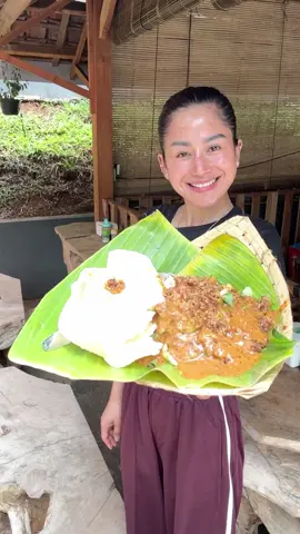 Sudah pada nyobain @Sambel Kita By Omay belum?? #faridanurhan #awurawuremplok #serunyaditiktok #foryourpage #fyp #kuliner #food #kulinerbogor #sambelkitabyomay 