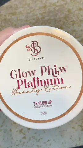 sekarang ga perlu takut sinar matahari lg karena ada lotion glow phiw✨🫶🏻