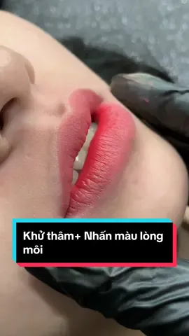 Khử thâm và nhấn màu lòng môi vừa xong có mịn quá không 🥰#khuthammoi #phunmoi #phunxamthammy #hocphunxam #vienthammyrica 