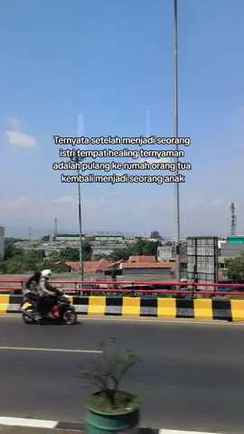 asal kamu tau Lolly, semua anak yang lagi capek sama Lika liku kehidupan nya obatnya cuma satu, dekapan hangat ibu  #fyp #anak #orangtua #istri 