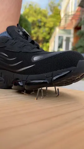 These are safety shoes that look like regular sneakers！The best Safety Shoes For Blue Collar  #safetyshoes #bluecollar #TikTokMadeMeBuylt #shoesformen #sneakers #shoes #safetyshoes #mensshoes #construction #constructionworker #constructionshoes #bluecolar #shoes #shoestyle #ttslevelup #treasurefinds #greatdeal #nova #projectnova #awesomeprice #shoeslaces #lacelessshoes #shoeshopping #menshoestyle #safteyshoes #safteytoe #safteyboot#EscuchaTuÑam 