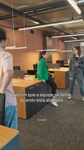 Ter uma equipe bem alinhada é muito mais do que garantir que todos façam suas tarefas.  É sobre criar uma sinergia onde cada membro entende seu papel, compartilha dos mesmos objetivos e trabalha em harmonia para alcançar resultados extraordinários.  Quando a comunicação é clara, os processos são bem definidos e o espírito de colaboração é forte, assim os desafios se tornam oportunidades e os resultados são ampliados. Empresas de sucesso não são feitas apenas de bons líderes, mas de equipes que atuam como um só, alinhando esforços para atingir metas com eficiência e criatividade.  Quer crescer de verdade? Invista na sua equipe, alinhe expectativas e veja seu negócio decolar! 🚀 #equipe   #resultados   #shark  #sharktank 