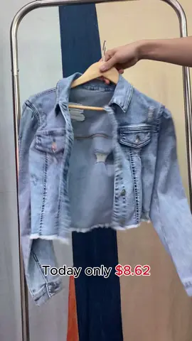 🎀 Stylish and classic, a must have for fall. This denim fall top is perfect for you to show your personality and fashion. 🌸 Whether you are on a daily trip, with casual pants and sneakers, showing a casual and comfortable style; or going to work office, with a straight skirt and small leather shoes, showing a competent temperament; or participating in outdoor activities, with sweatpants and mountaineering shoes, full of energy and dynamism, this denim fall top can be a perfect fit in a variety of scenarios. 🍂 Fall is the home of this top. It will keep you warm and cozy in the cool fall breezes while still being stylish. Whether you pair it with a long-sleeved shirt or a t-shirt, you'll be able to show off a unique fall look. 💰 Right now, this denim fall top is on a crazy sale for a price that will surprise you! Don't miss the chance to own such a classic and stylish top at an affordable price. Come and buy this denim fall top to make your fall more fashionable and wonderful. 💖#jacket #spotlightfashion #falloutfits #Earhtone #tiktokmademebuylt #fypage #halloween2024 #falldealsforyou #stockholmstyle