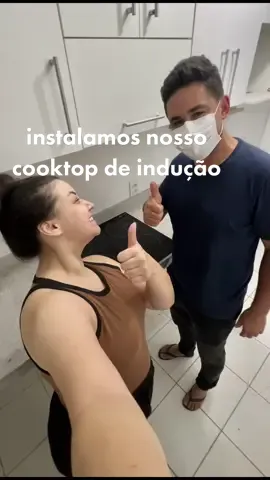 instalamos nosso cooktop de indução britânia! se quiserem saber mais é só mandar nos comentários que vou compartilhando mais com vocês! 💖 . . #cooktop #cooktopinducao #reforma #diariodareforma #vaiprofy 