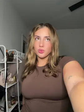 are you into me? 😋 . . . . #fyp #thick #viral #thickgirl #facecard  