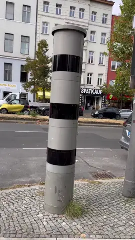 😈 Schadenfreude in #berlin #bier #blitzer #speed #carsoftiktok #funnyvideo #laughing #fail #expensive  #regret #karma #busted #instantregret #mistake # fyp # ForYou # ForYouPage # viral
