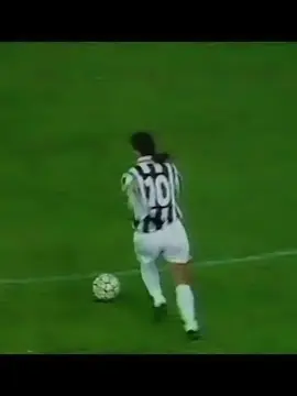 Baggio Genius Skills #baggio #futebol #foot #soccerskills #futbol #soccerplayer