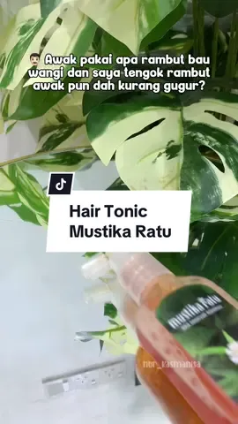 Awww fall in love dah dengan hair tonic mustika ratu ni sampai ensomi pun puji🤭🦋 taknak tukar lain dah🤪rambut pun lebih sihat #hairtonic #mustikaratu #perawatanrambut #rambutgugur #rambutkelemumur #rambutbaukepam 