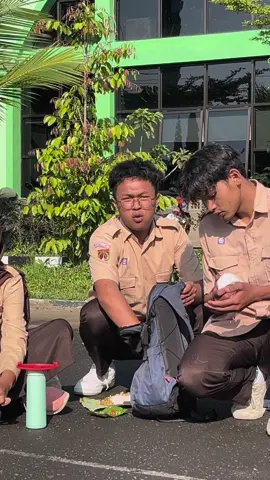 Lanang ketika bawa botol minum #fyp #4u #fypシ #foryoupage #4upage #foryou #xyzbca #4upageシ #motul #olisamping 