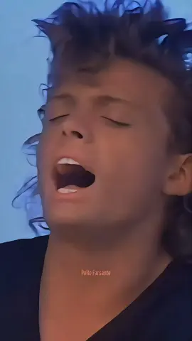 Fría como el viento - Luis Miguel 🎤🎧🎶 Género(s) Pop latino · Balada romántica (80's) álbum Busca una mujer Es una balada escrita, producida y arreglada por Juan Carlos Calderón e interpretada por el cantante mexicano Luis Miguel. Fue lanzado como el primer sencillo del sexto álbum de estudio nominado al Grammy Busca una mujer (1988). La canción se convirtió en el tercer sencillo número uno para el cantante en la lista Billboard Hot Latin Tracks después de 