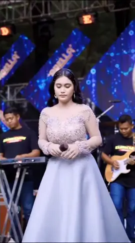 Karang Cinta - Sherly Madyana - Adella @SherlyCimol~ #sherly #sherlymadyana #sherlykdi #sherlyta #omadella #adella #amc #amcgank #amcindonesia #cumicumiaudio #therealdangdutkoplo #dangdutkoplo #dangdut 